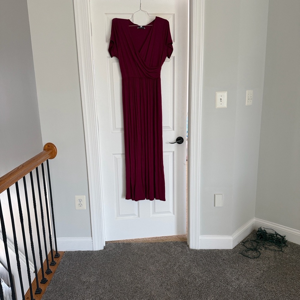 Elegant Wrap-Style Burgundy Maxi Dress